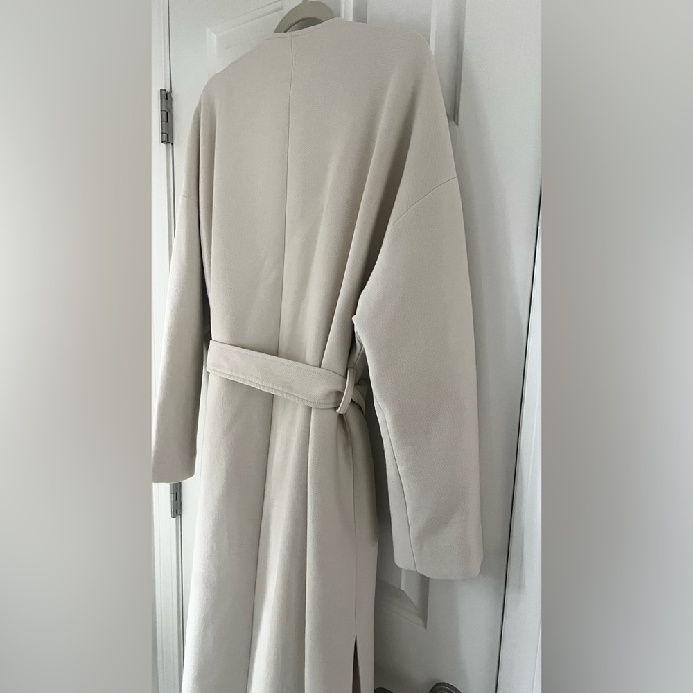 H&M mid length Coat with tie wrap- Cream, size Large - Picture 6 of 6